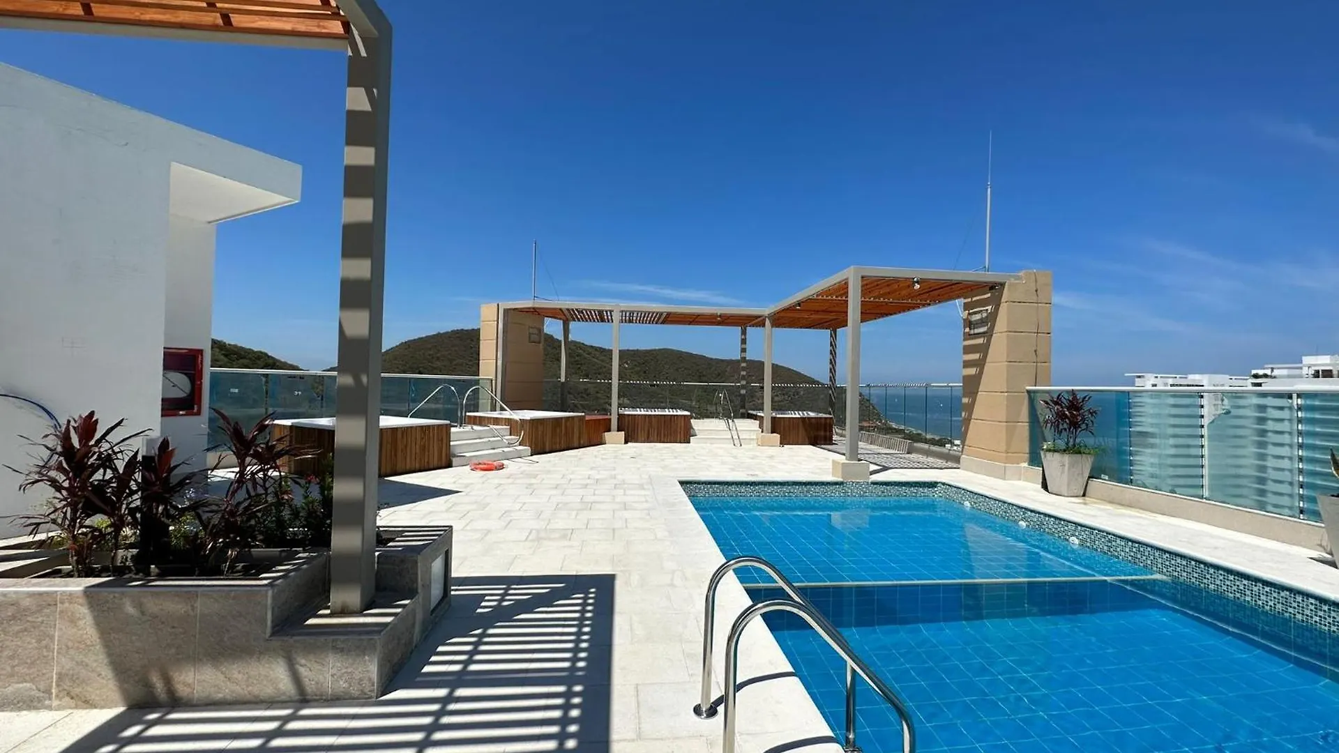 Exclusivo Apartaestudio, 719, Edificio Salguero Suites contacts